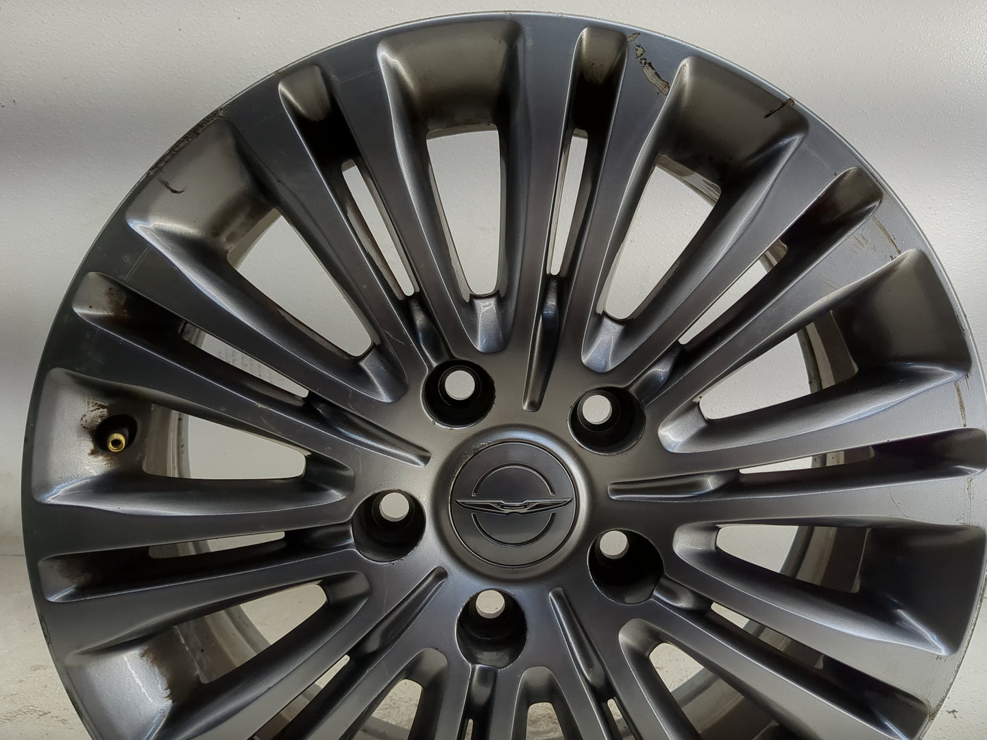 2011-2016 Chrysler Town & Country Oem Wheel Rim 1264068 - Oemusedautoparts1.com