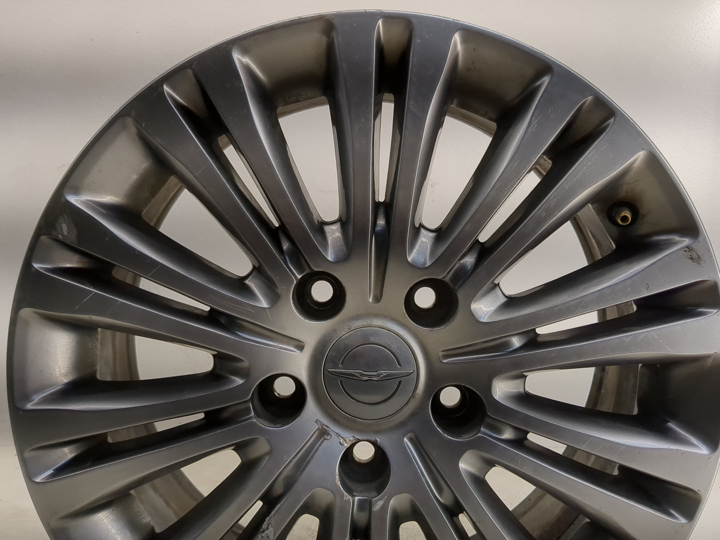 2011-2016 Chrysler Town & Country Oem Wheel Rim 1264070 - Oemusedautoparts1.com