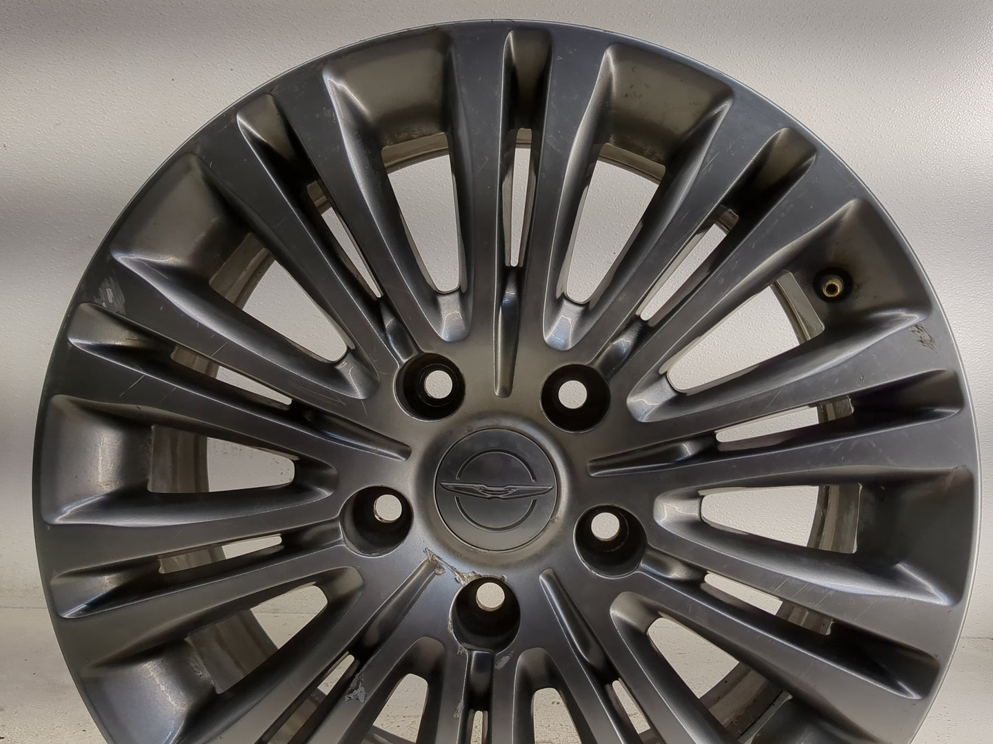 2011-2016 Chrysler Town & Country Oem Wheel Rim 1264070 - Oemusedautoparts1.com