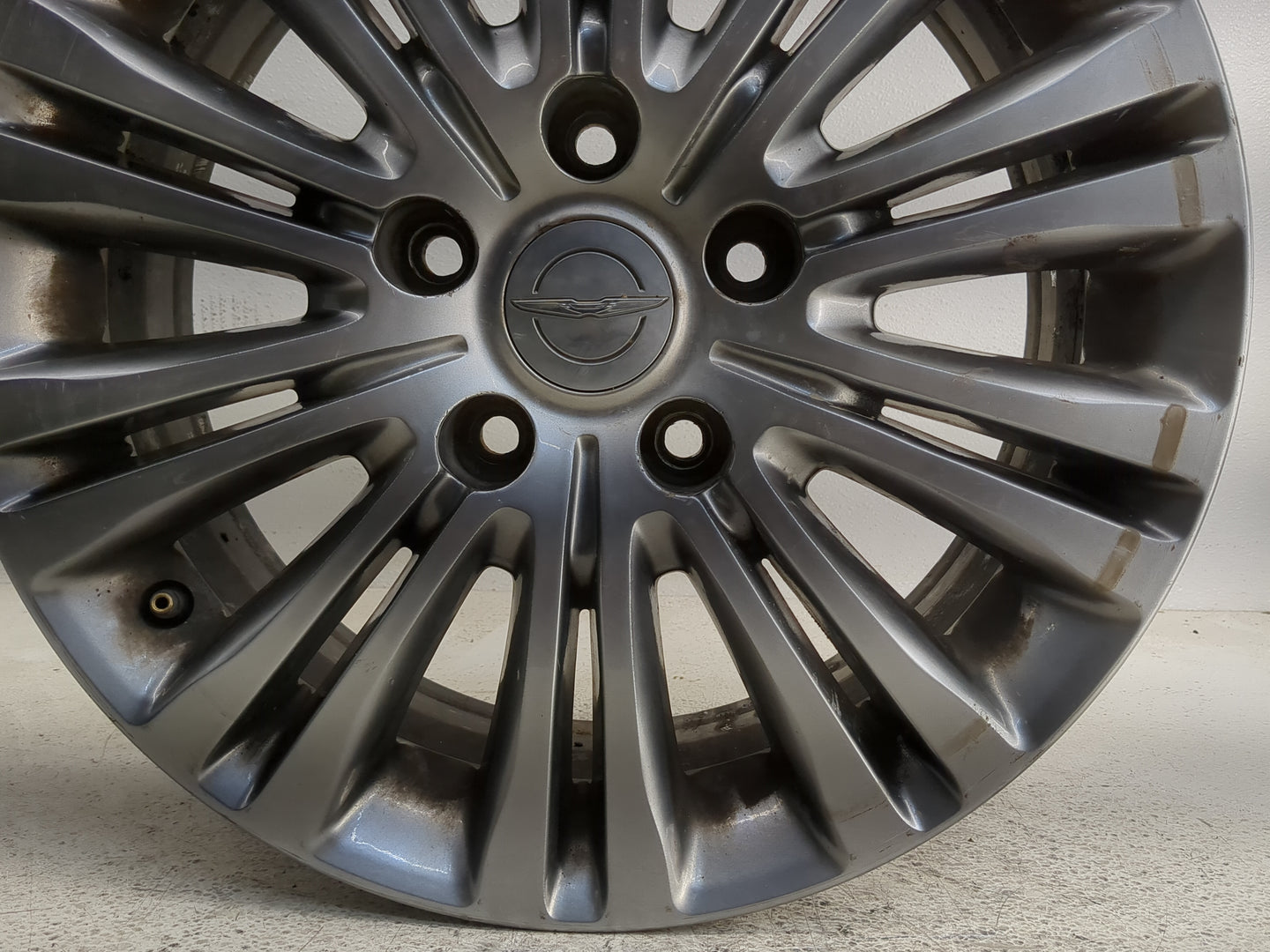 2011-2016 Chrysler Town & Country Oem Wheel Rim 1264073 - Oemusedautoparts1.com