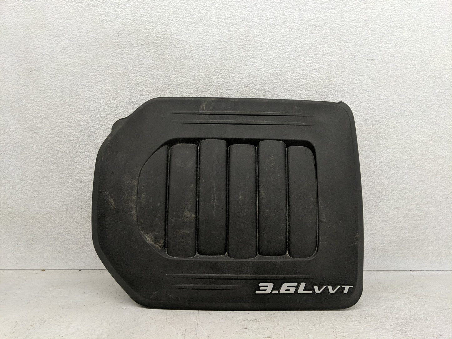 2014 Chrysler Town & Country Engine Cover 1264932 - Oemusedautoparts1.com