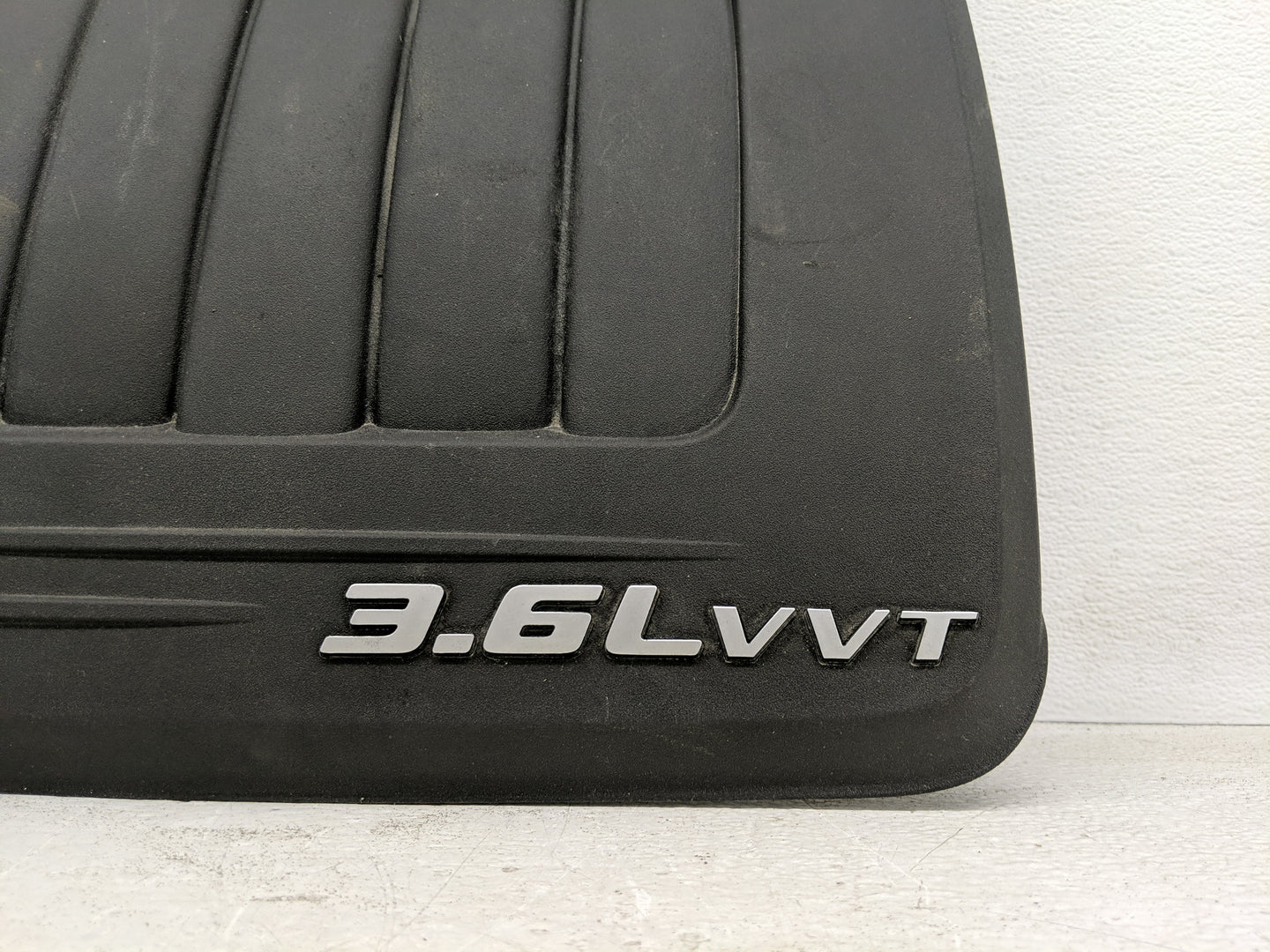 2014 Chrysler Town & Country Engine Cover 1264932 - Oemusedautoparts1.com