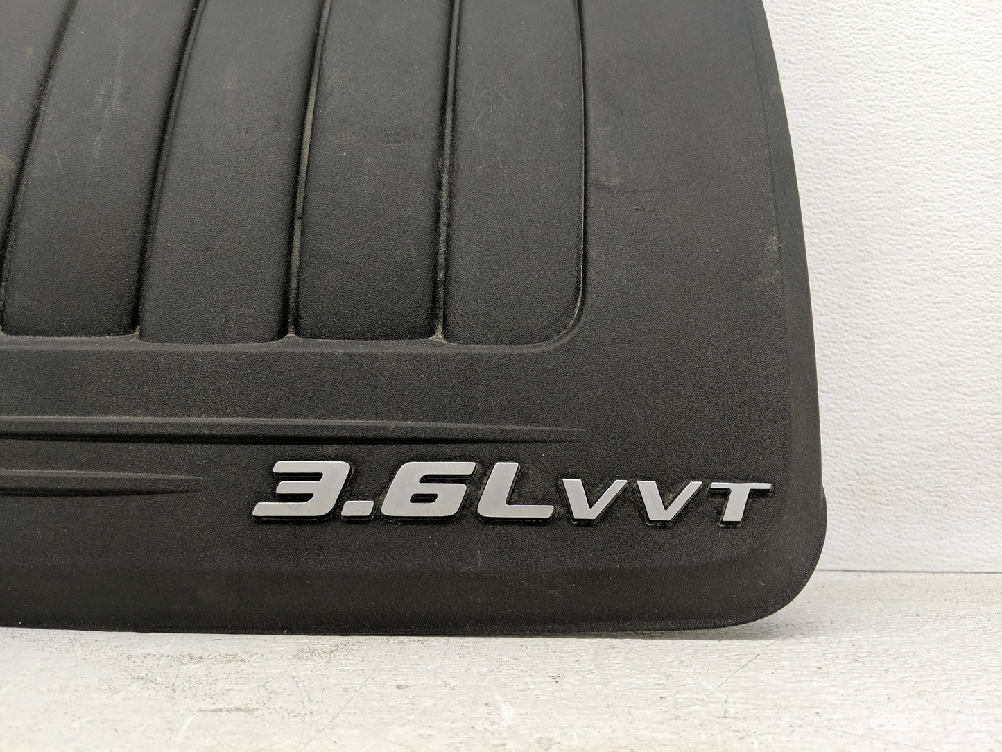 2014 Chrysler Town & Country Engine Cover 1264932 - Oemusedautoparts1.com