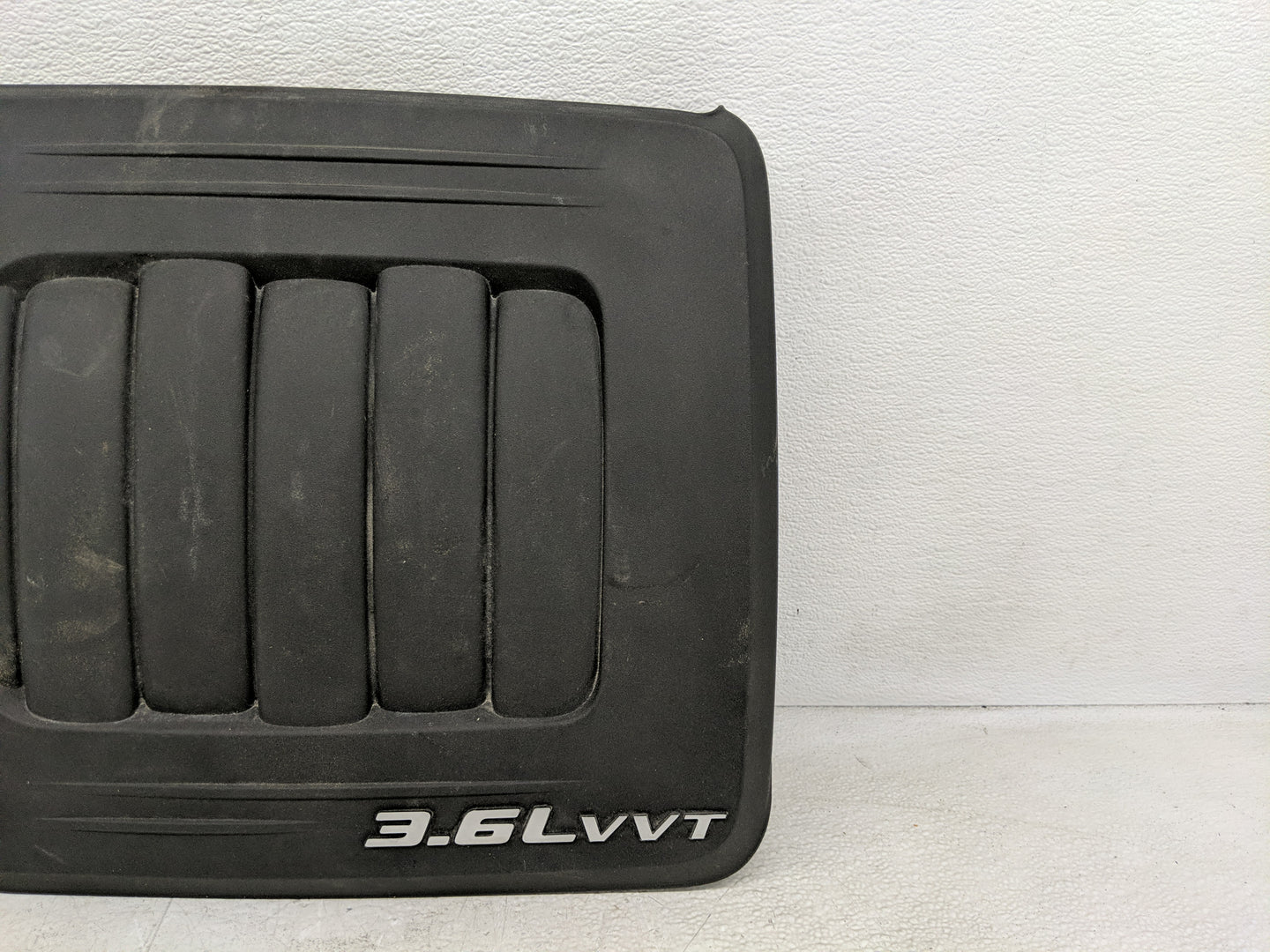 2014 Chrysler Town & Country Engine Cover 1264932 - Oemusedautoparts1.com