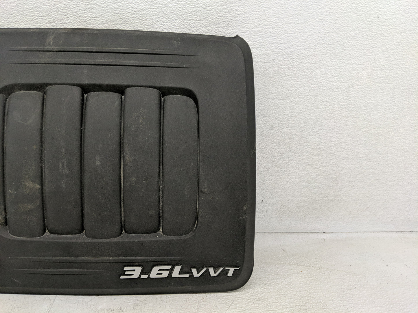 2014 Chrysler Town & Country Engine Cover 1264932 - Oemusedautoparts1.com