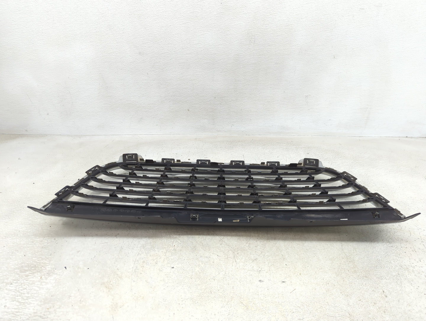 2011-2016 Chrysler Town & Country Front Grille Bumper Not Included - Oemusedautoparts1.com