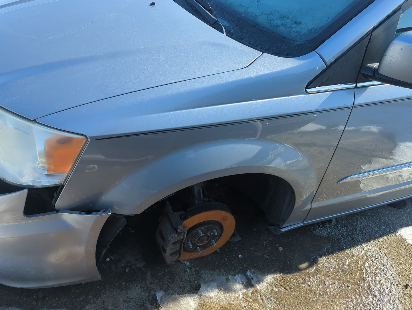 2008-2016 Chrysler Town & Country Driver Fender 1269923 - Oemusedautoparts1.com