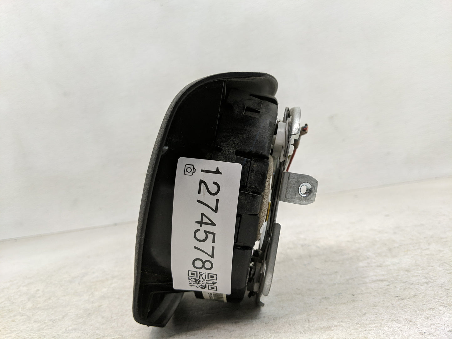 2013-2016 Chrysler Town & Country Air Bag Driver Left Steering Wheel Mounted Fits Fits 2013 2014 2015 2016 OEM Used Auto Par