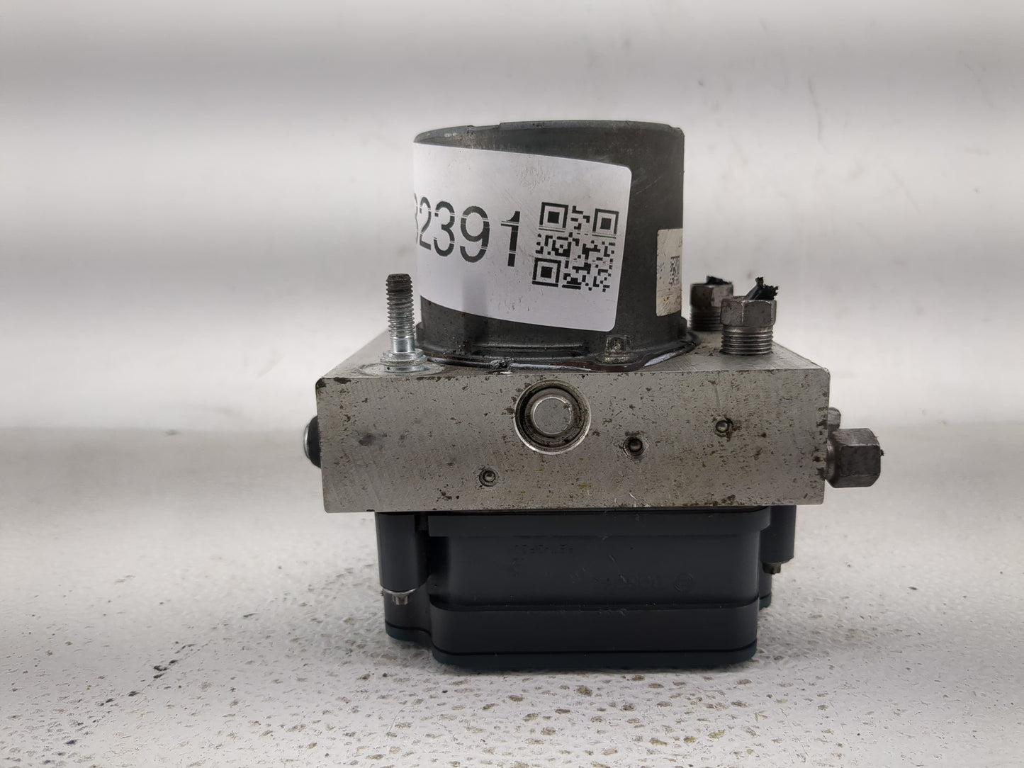 2014 Chrysler Town & Country ABS Pump Control Module Replacement P/N:P68183803AC Fits OEM Used Auto Parts - Oemusedautoparts