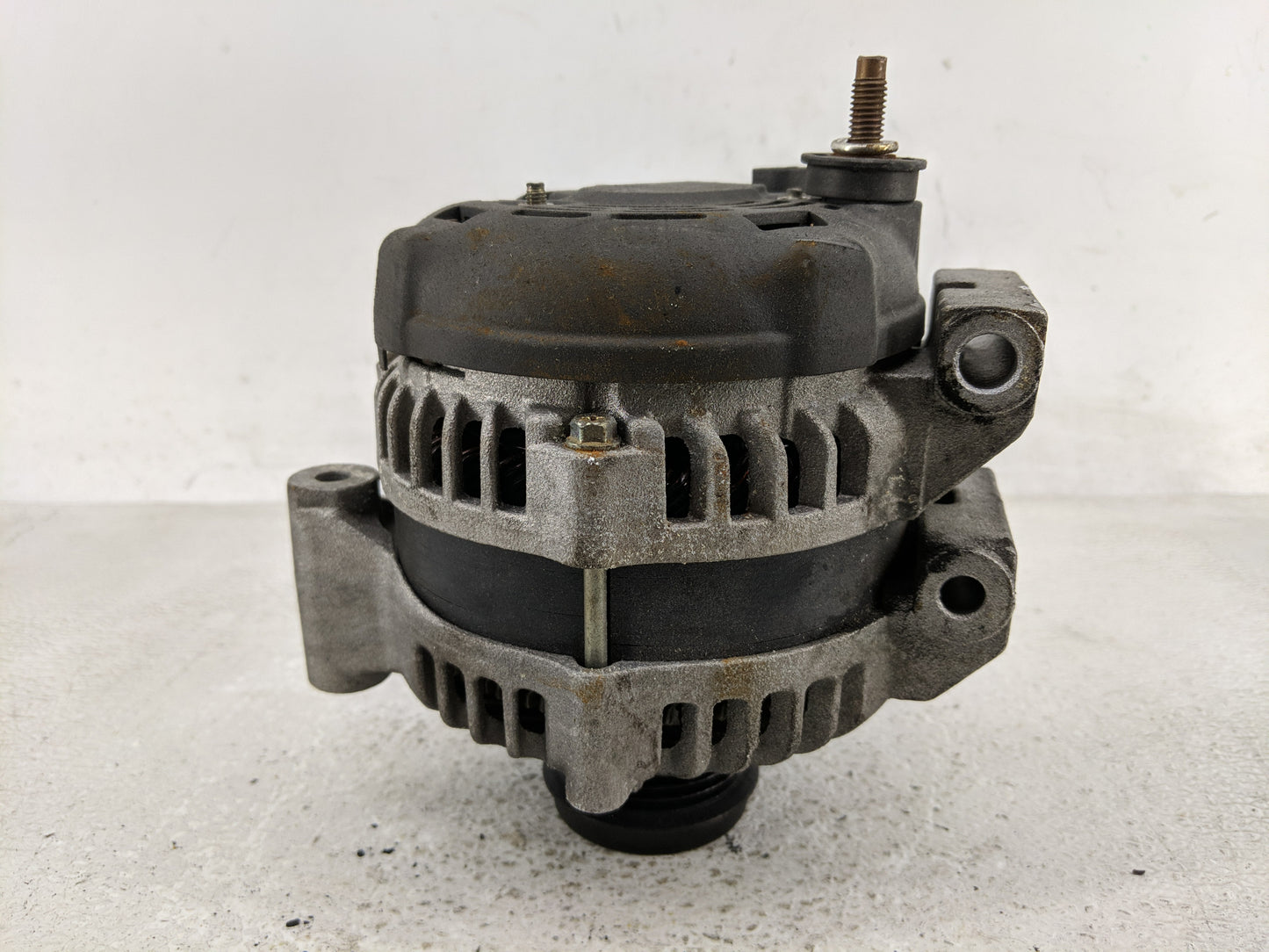 2011-2016 Chrysler Town & Country Alternator Replacement Generator Charging Assembly Engine OEM Fits OEM Used Auto Parts - O