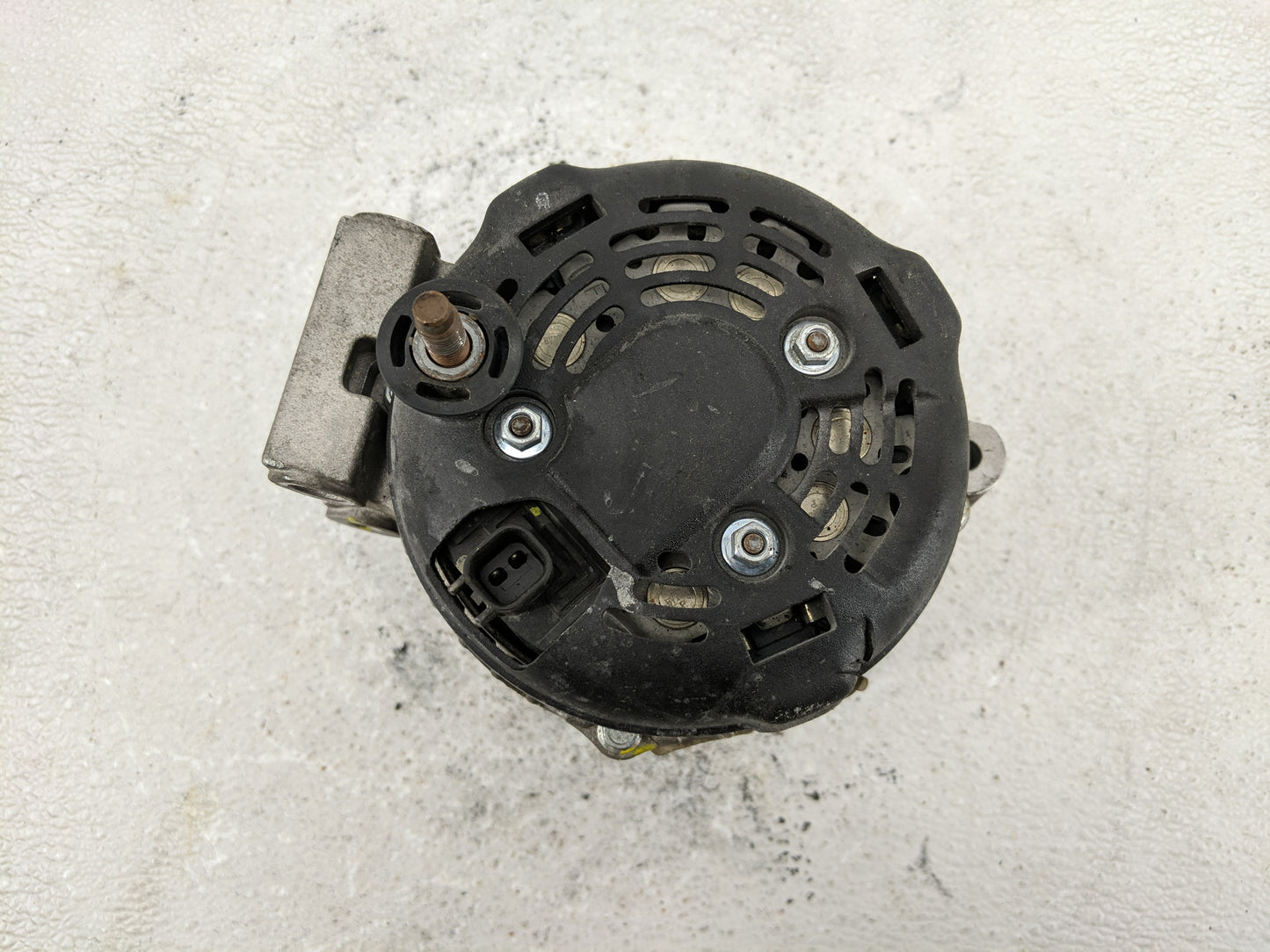 2011-2016 Chrysler Town & Country Alternator Replacement Generator Charging Assembly Engine OEM Fits OEM Used Auto Parts - O
