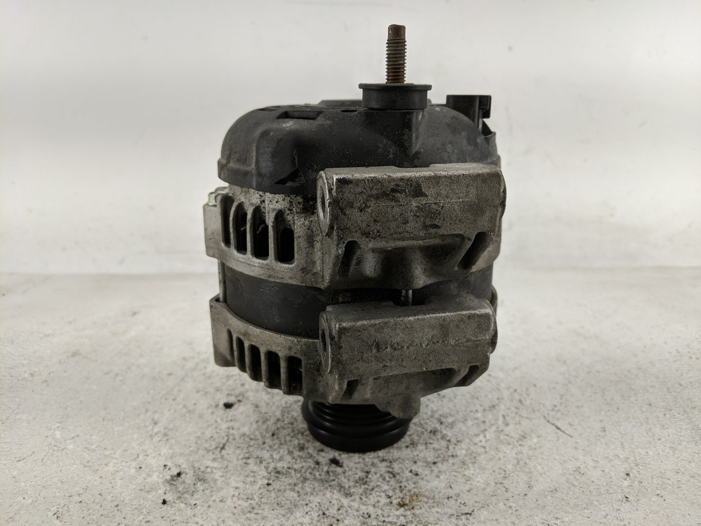 2011-2016 Chrysler Town & Country Alternator Replacement Generator Charging Assembly Engine OEM Fits OEM Used Auto Parts - O