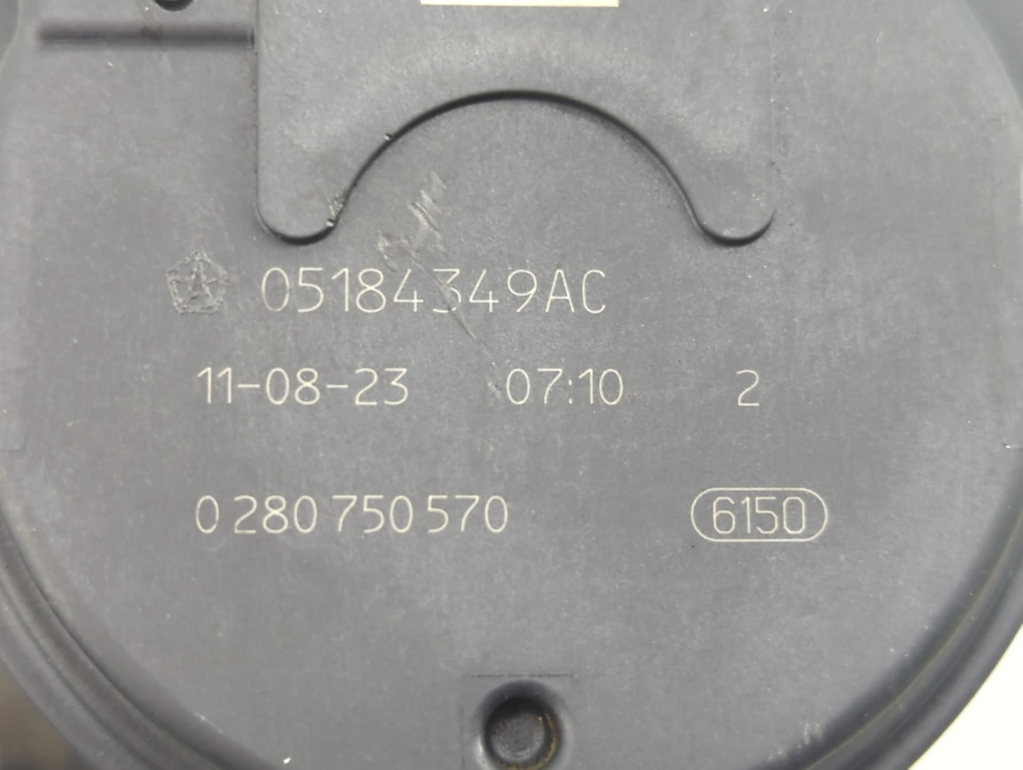 2011-2016 Chrysler Town & Country Throttle Body P/N:0 280 750 570 05184349AC Fits OEM Used Auto Parts - Oemusedautoparts1.co