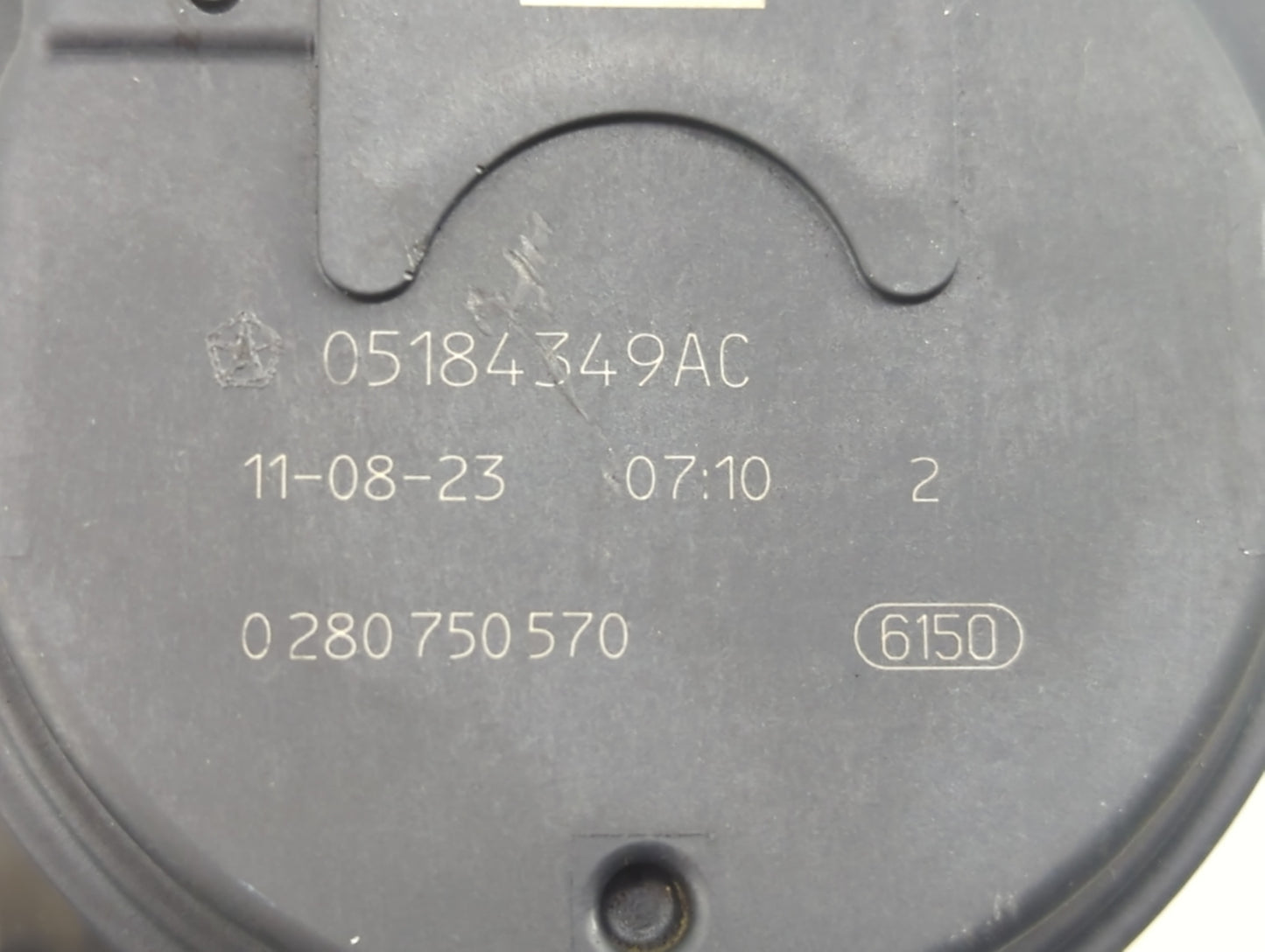 2011-2016 Chrysler Town & Country Throttle Body P/N:0 280 750 570 05184349AC Fits OEM Used Auto Parts - Oemusedautoparts1.co