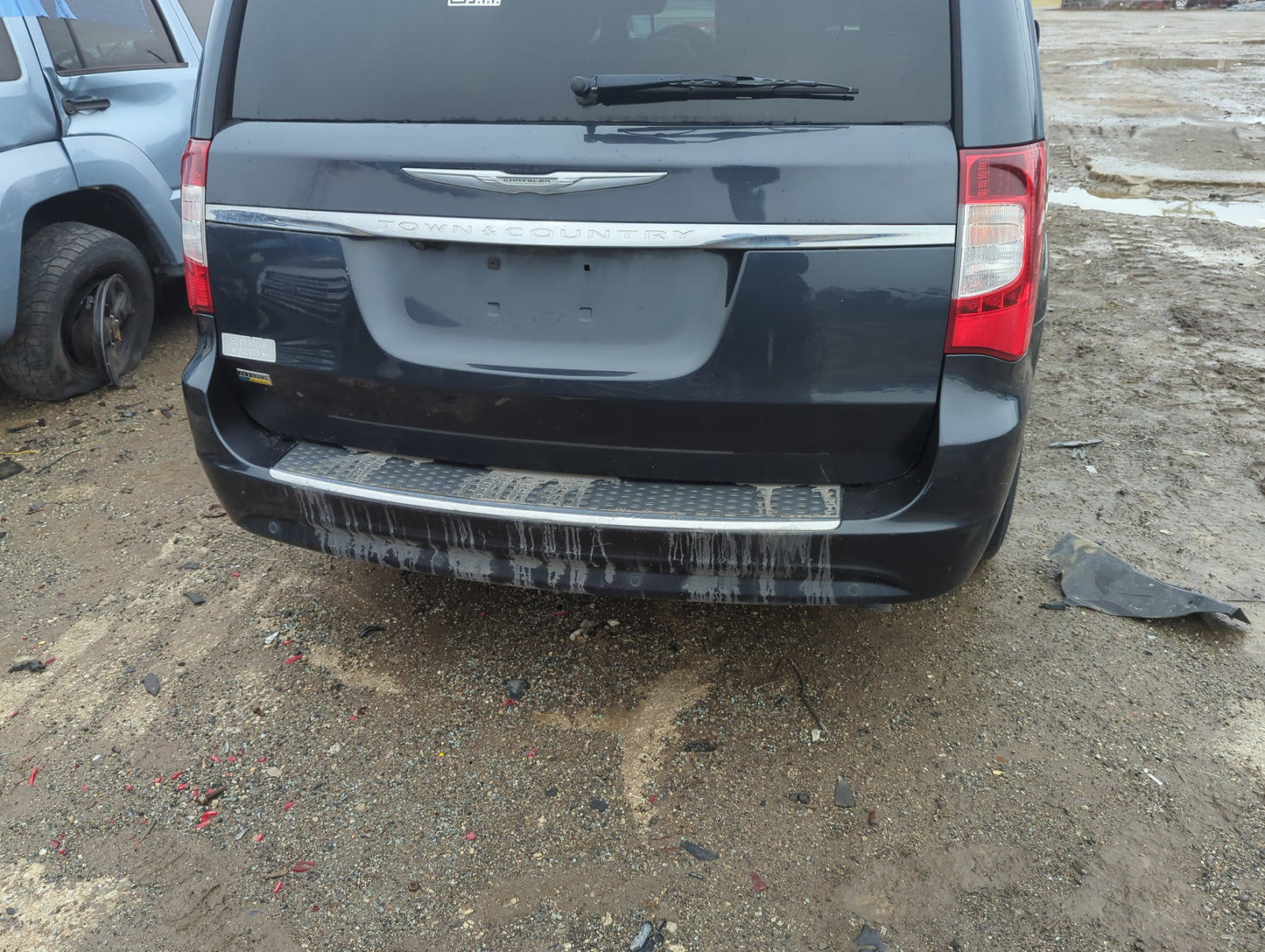 2011-2016 Chrysler Town & Country Rear Bumper Assembly Oem - Oemusedautoparts1.com