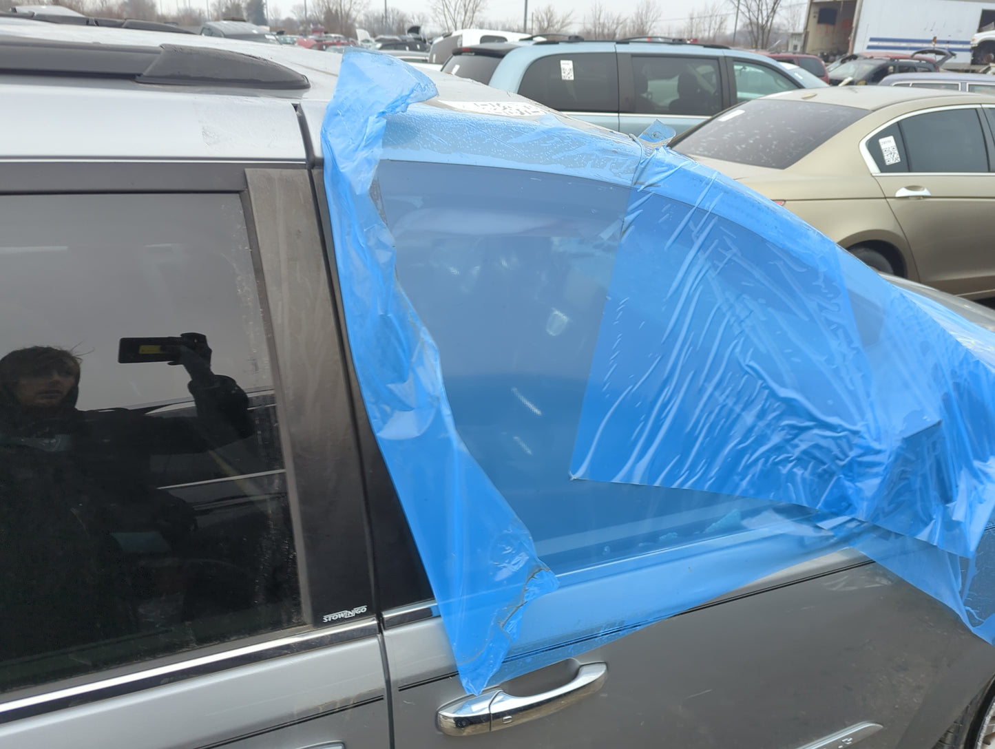 2008-2016 Chrysler Town & Country Passenger Front Door Oem - Oemusedautoparts1.com