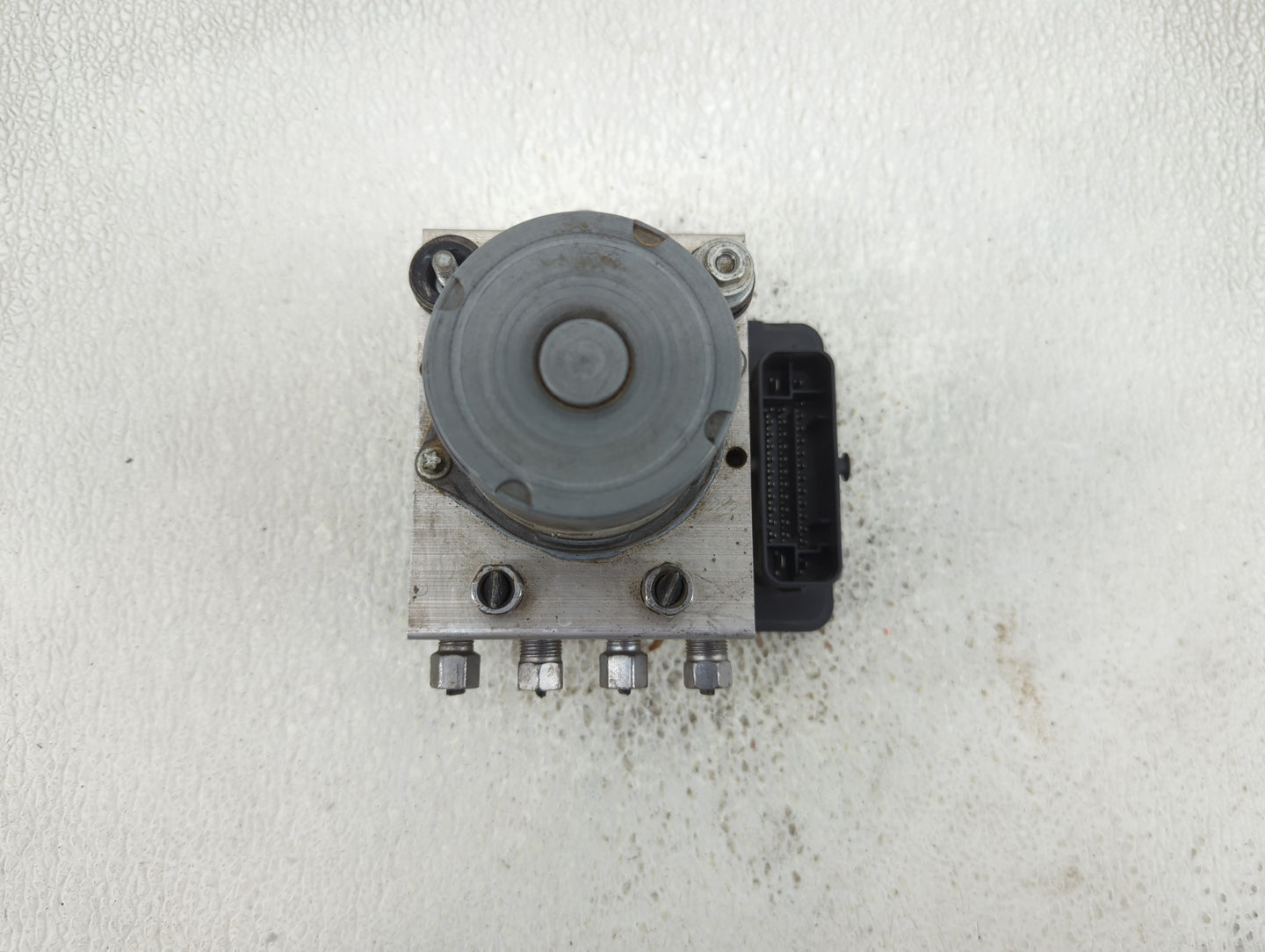 2014 Chrysler Town & Country ABS Pump Control Module Replacement P/N:68183803AC P68183803AC Fits OEM Used Auto Parts - Oemus