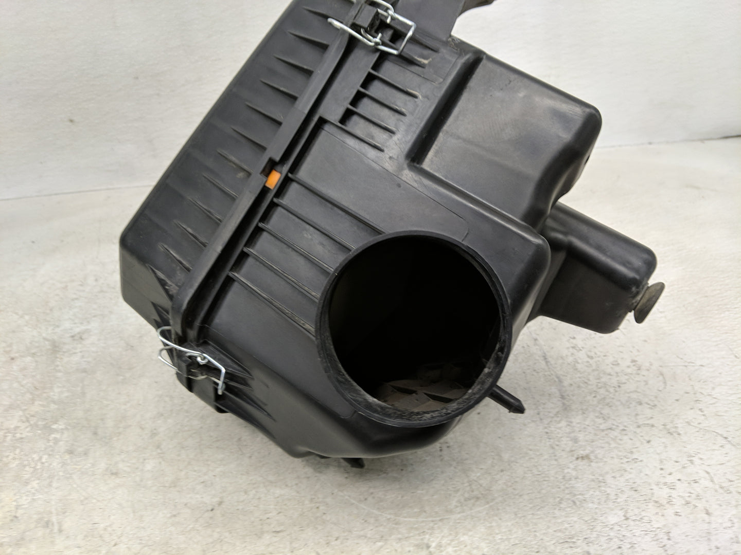 2011-2016 Chrysler Town & Country Air Cleaner Intake-duct Hose Tube - Oemusedautoparts1.com