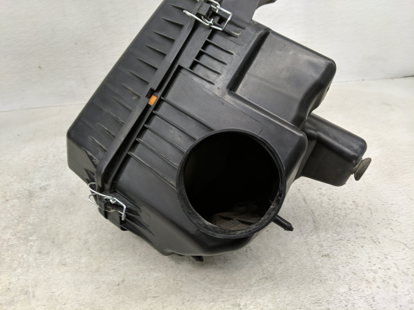 2011-2016 Chrysler Town & Country Air Cleaner Intake-duct Hose Tube - Oemusedautoparts1.com