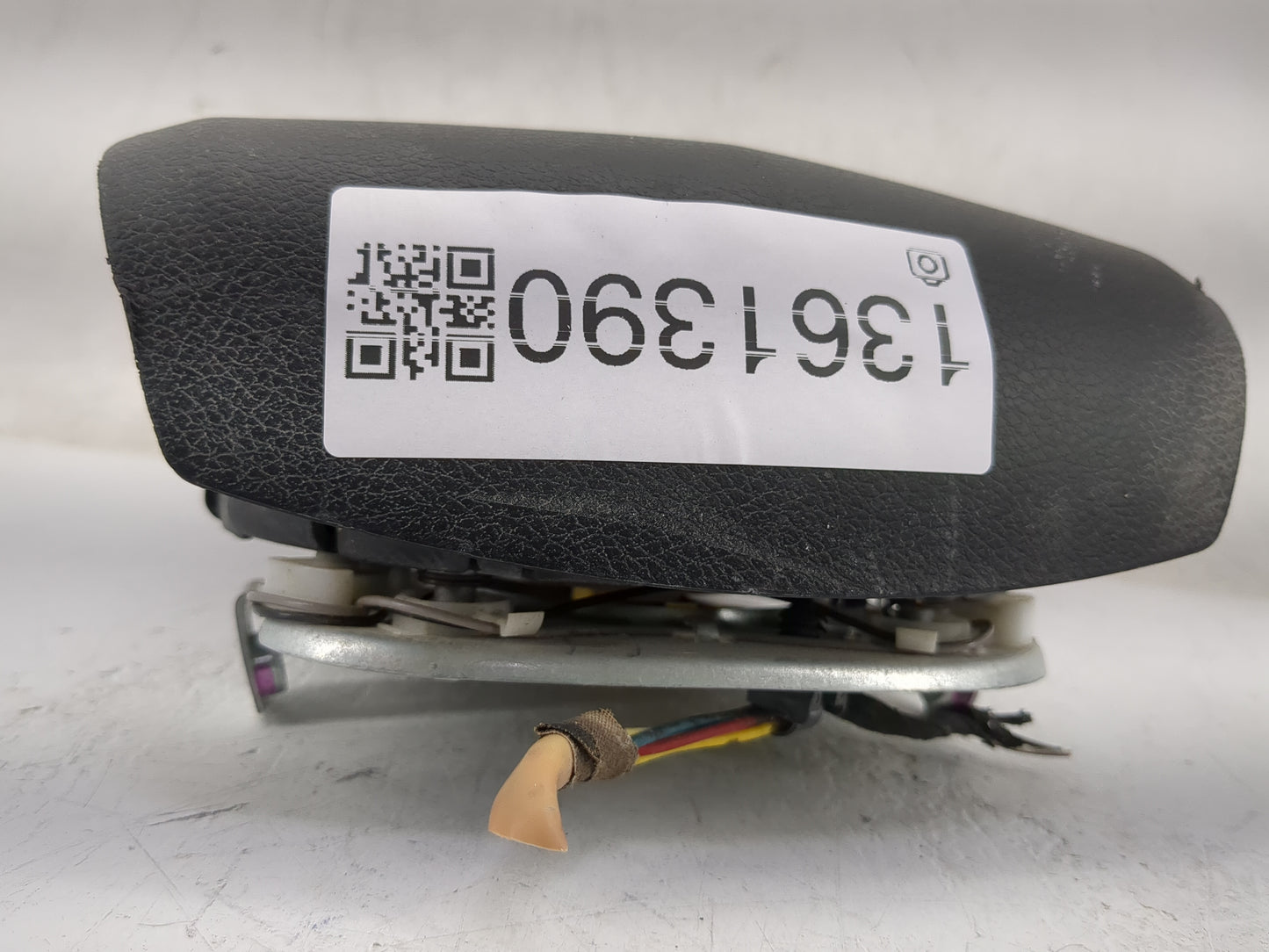 2013-2016 Chrysler Town & Country Air Bag Driver Left Steering Wheel Mounted Fits Fits 2013 2014 2015 2016 OEM Used Auto Par
