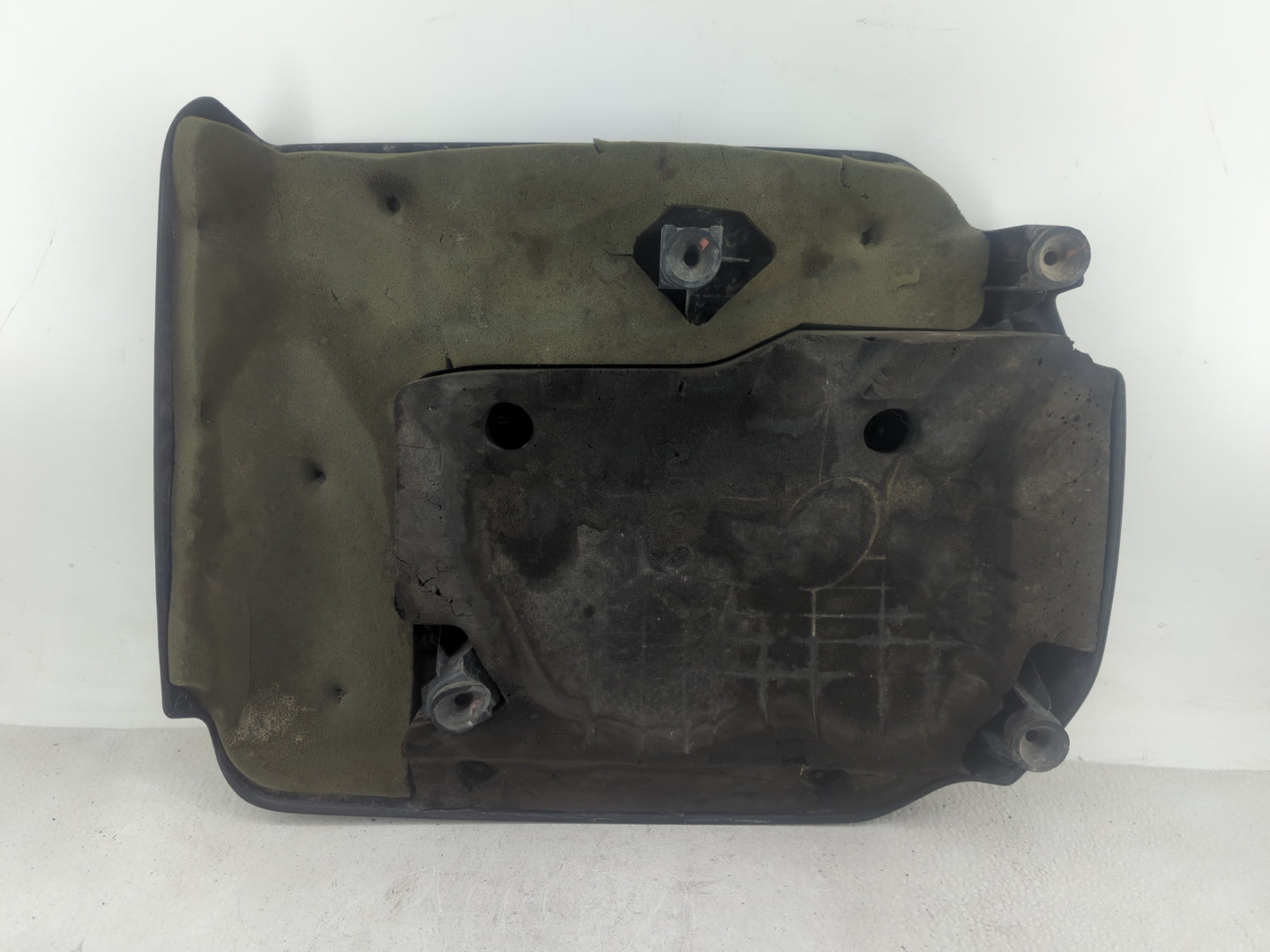 2014 Chrysler Town & Country Engine Cover - Oemusedautoparts1.com