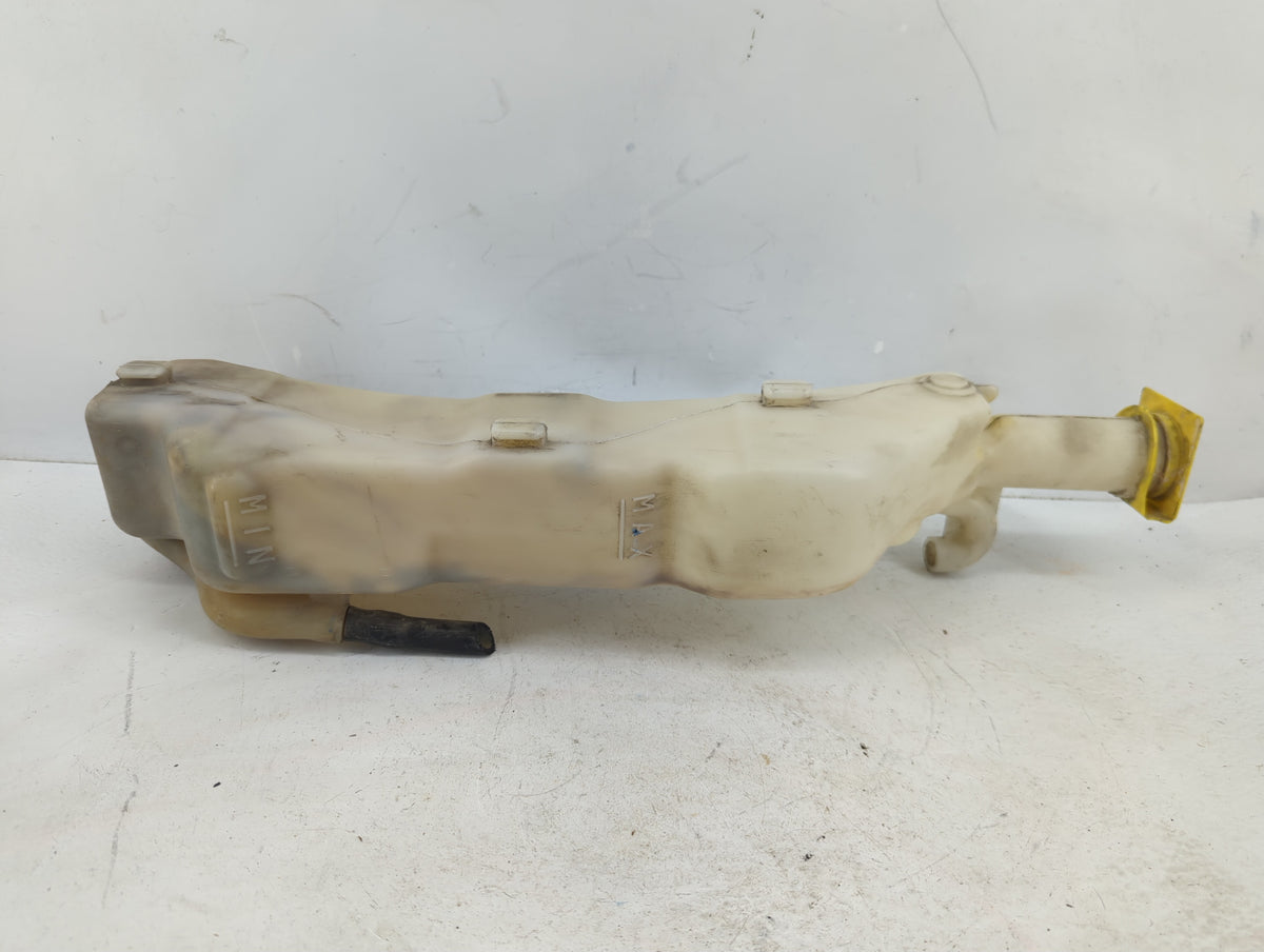 2008 Town & Country Radiator Coolant Overflow Expansion Tank Bottle - Oemusedautoparts1.com