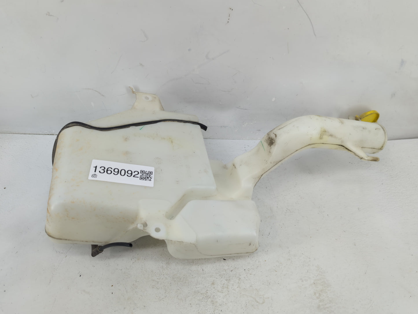 2011 Town & Country Windshield Washer Fluid Reservoir Bottle Oem - Oemusedautoparts1.com