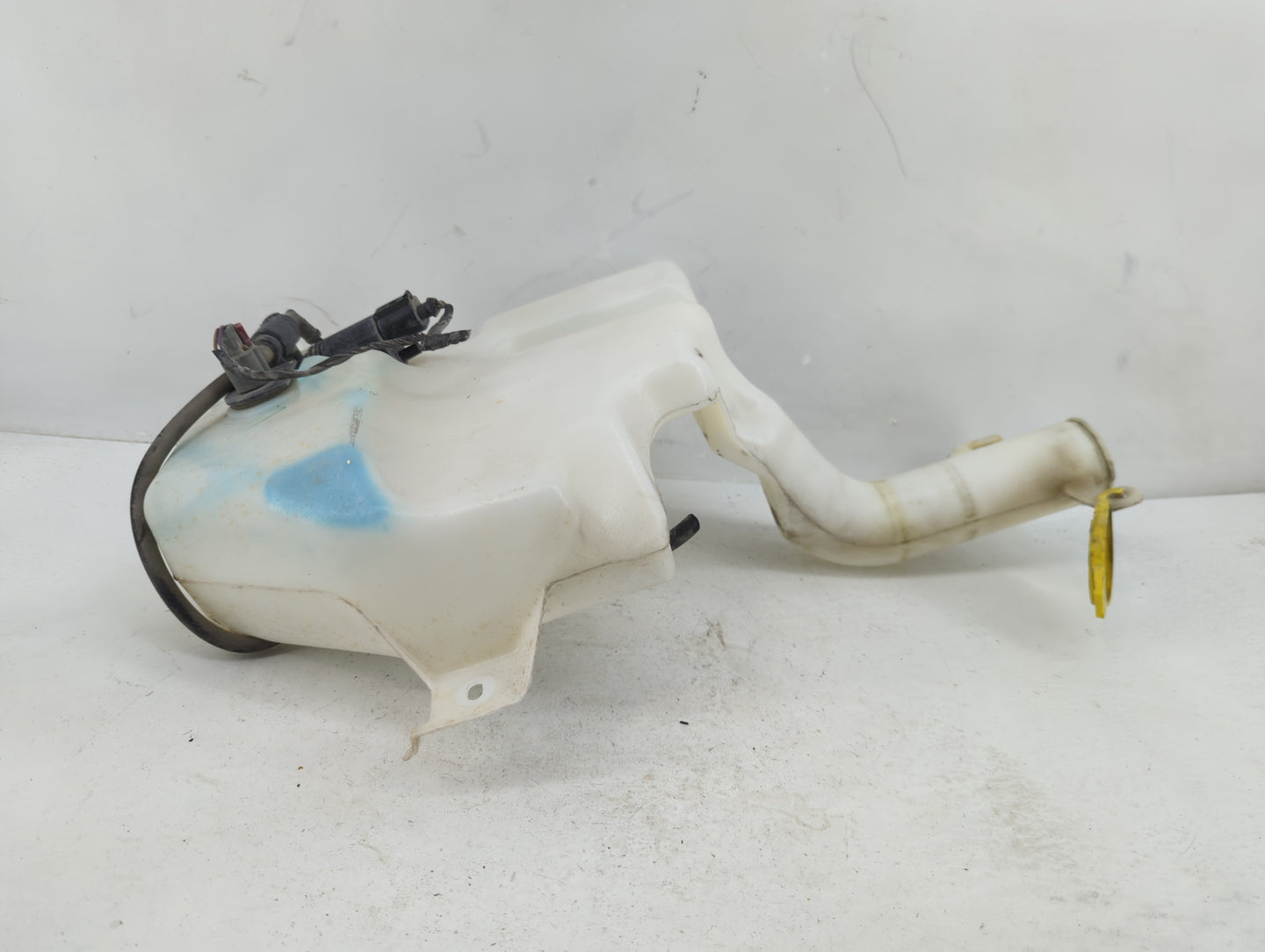 2011 Town & Country Windshield Washer Fluid Reservoir Bottle Oem - Oemusedautoparts1.com