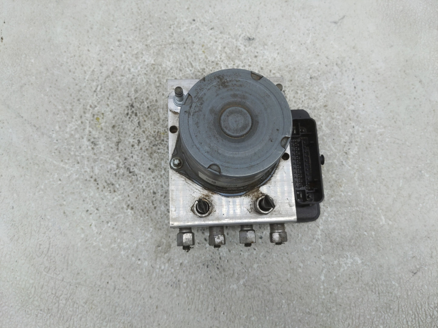 2014 Chrysler Town & Country ABS Pump Control Module Replacement P/N:P68183803AC 68183803AC Fits OEM Used Auto Parts - Oemus