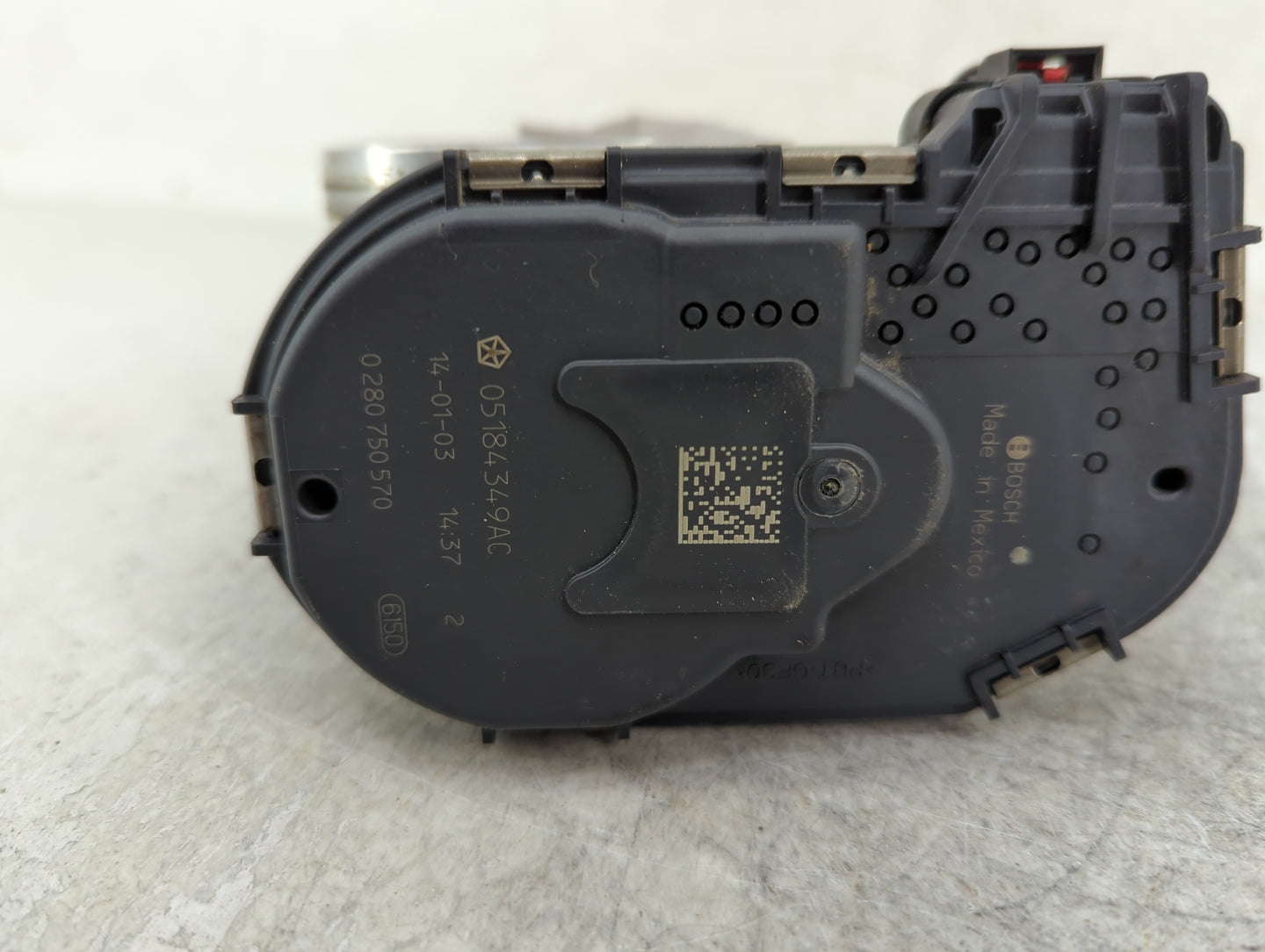 2011-2016 Chrysler Town & Country Throttle Body P/N:0 280 750 570 05184349AC Fits OEM Used Auto Parts - Oemusedautoparts1.co