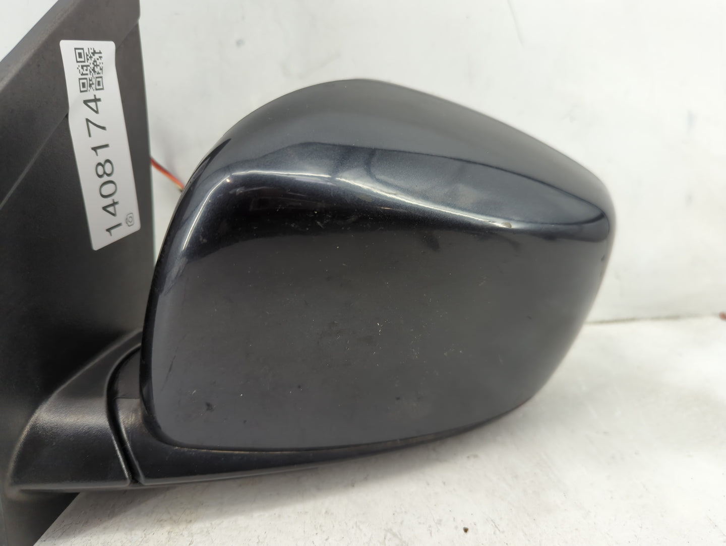 2011-2016 Chrysler Town & Country Driver Side View Mirror - Left Door Mirror OEM Used - Oemusedautoparts1.com