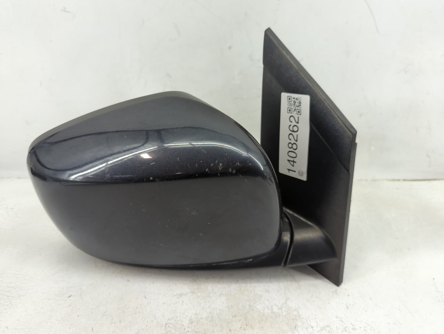 2011-2016 Chrysler Town & Country Passenger Side View Mirror - Right Door Mirror OEM Used - Oemusedautoparts1.com