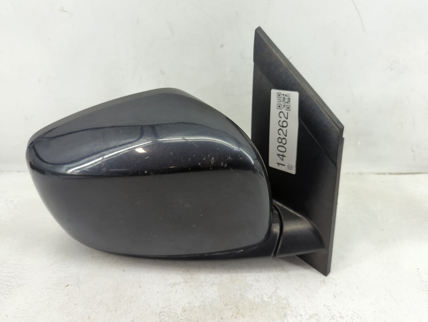 2011-2016 Chrysler Town & Country Passenger Side View Mirror - Right Door Mirror OEM Used - Oemusedautoparts1.com