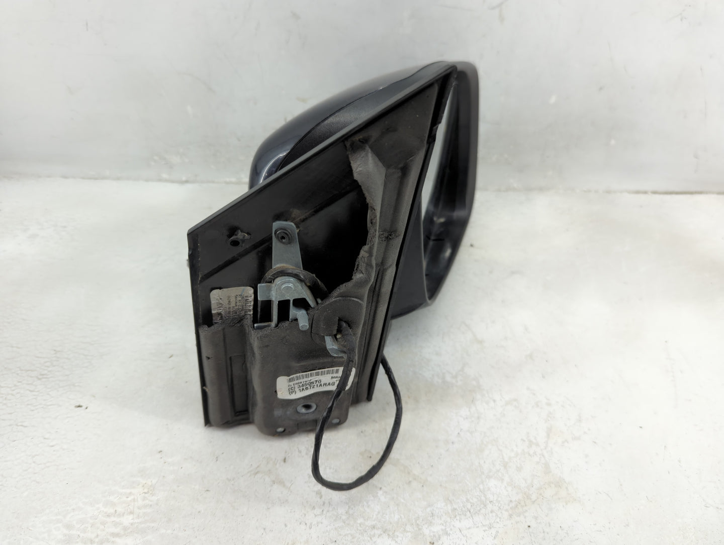 2011-2016 Chrysler Town & Country Passenger Side View Mirror - Right Door Mirror OEM Used - Oemusedautoparts1.com
