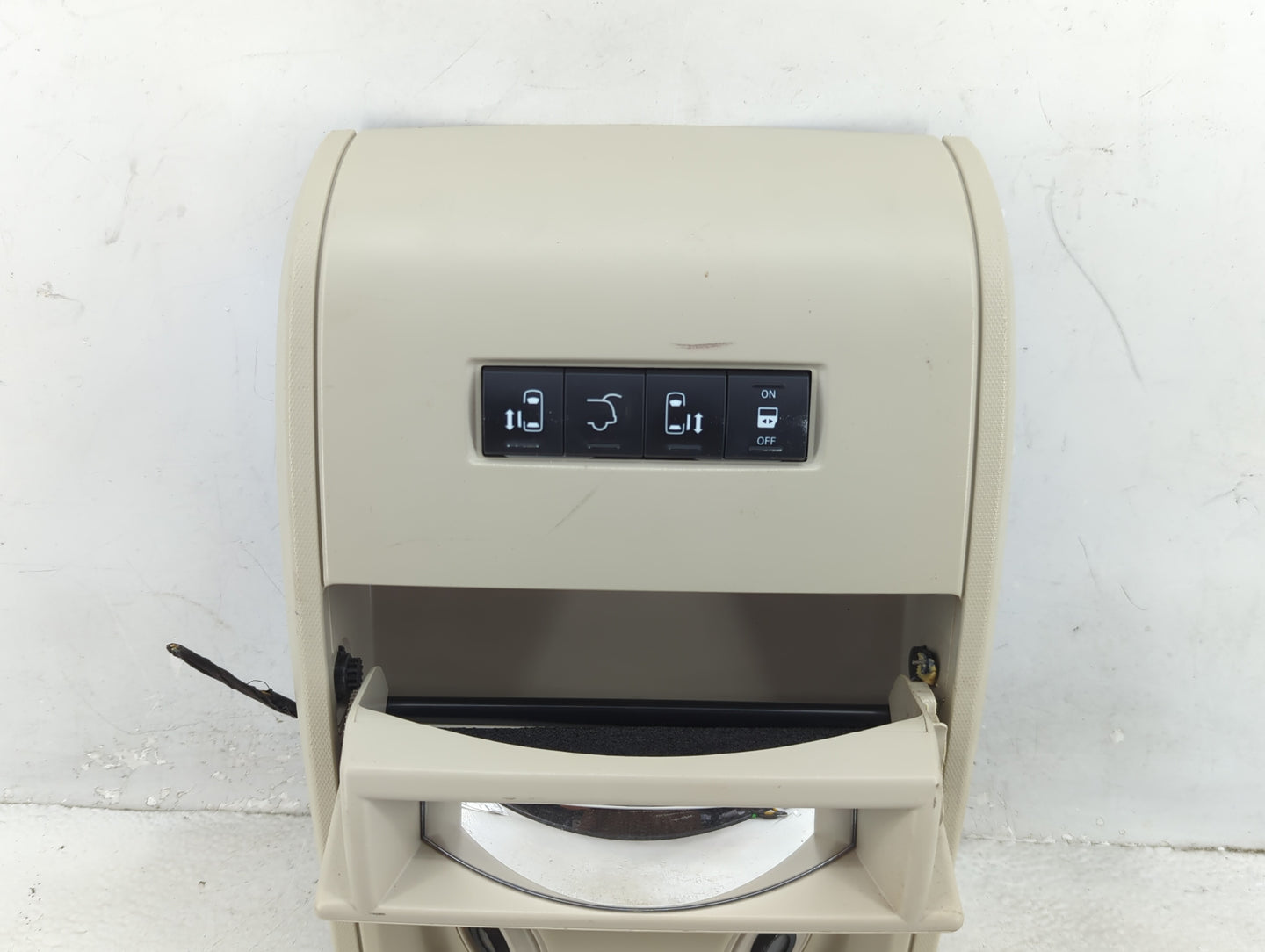 2014 Chrysler Town & Country Overhead Roof Console - Oemusedautoparts1.com
