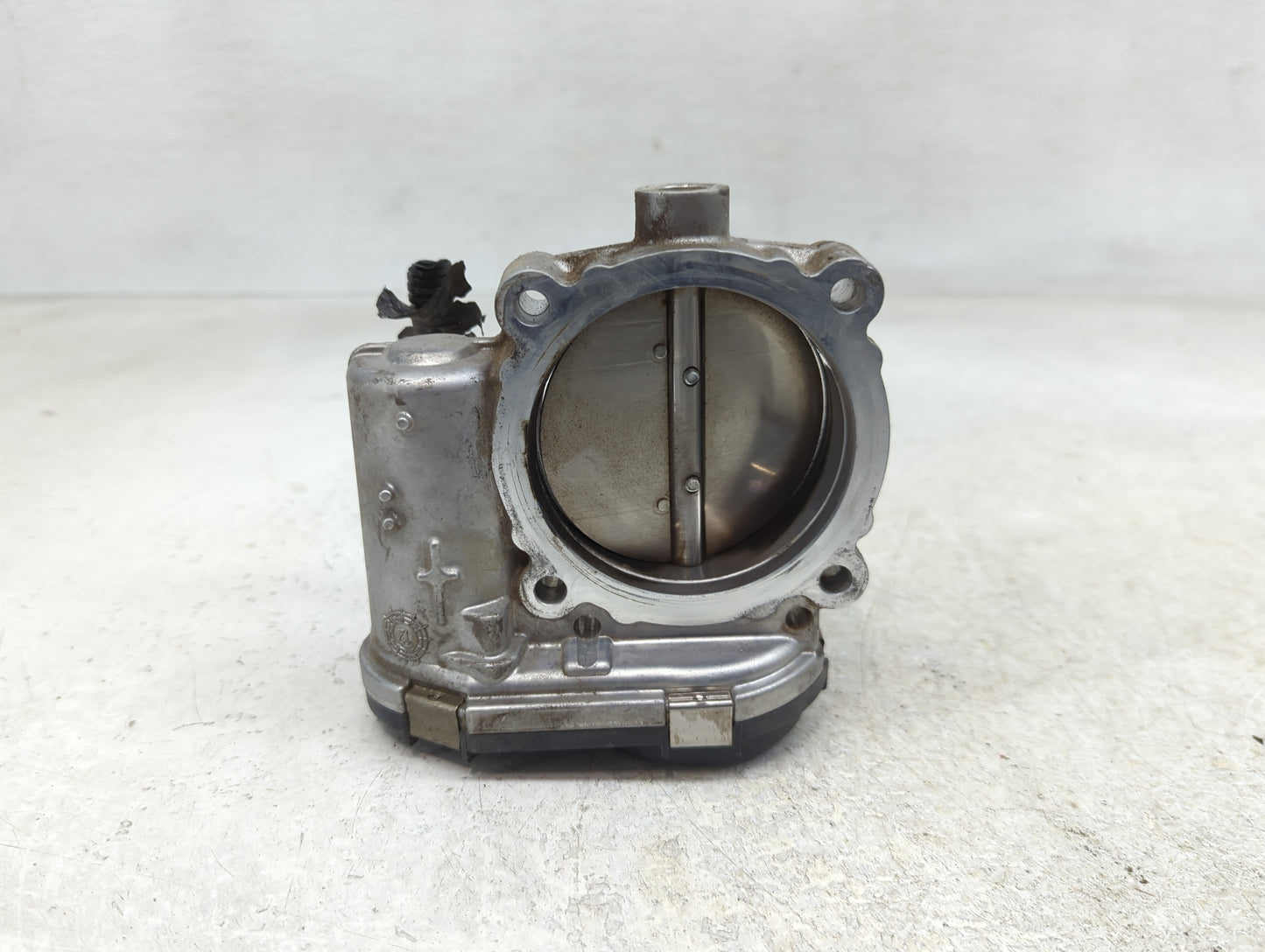 2011-2016 Chrysler Town & Country Throttle Body P/N:0 280 750 570 05184349AC Fits OEM Used Auto Parts - Oemusedautoparts1.co