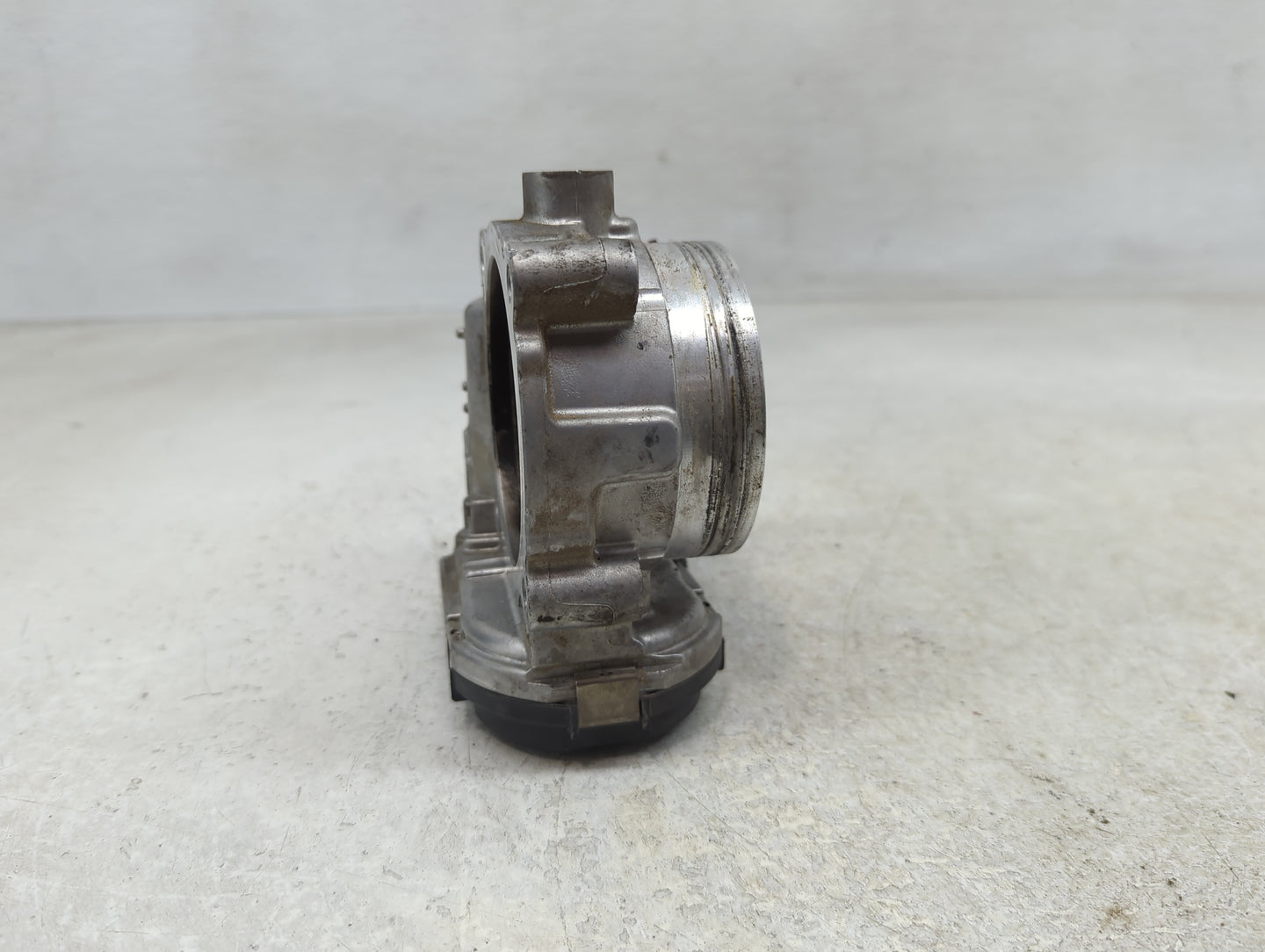 2011-2016 Chrysler Town & Country Throttle Body P/N:0 280 750 570 05184349AC Fits OEM Used Auto Parts - Oemusedautoparts1.co