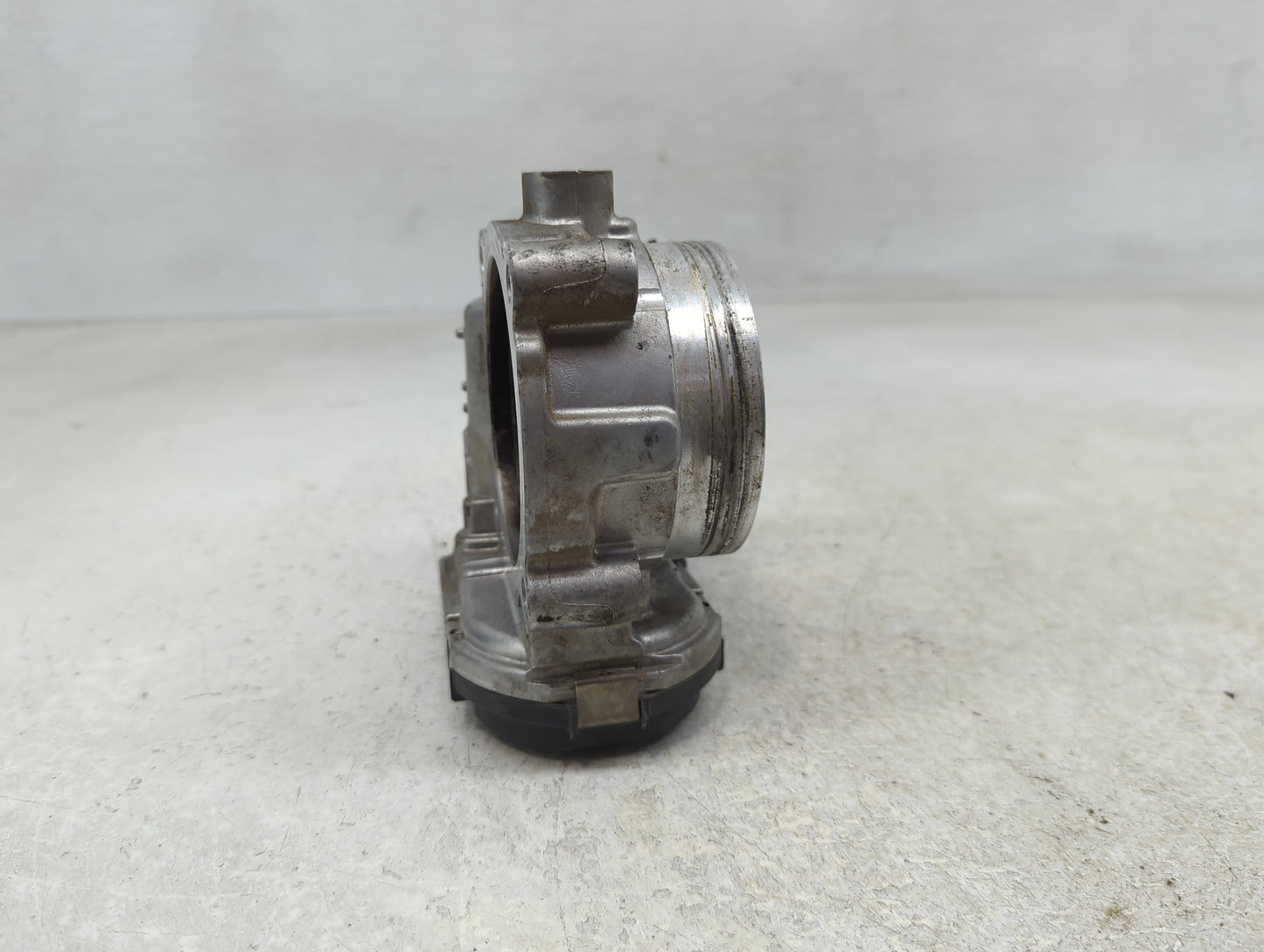 2011-2016 Chrysler Town & Country Throttle Body P/N:0 280 750 570 05184349AC Fits OEM Used Auto Parts - Oemusedautoparts1.co