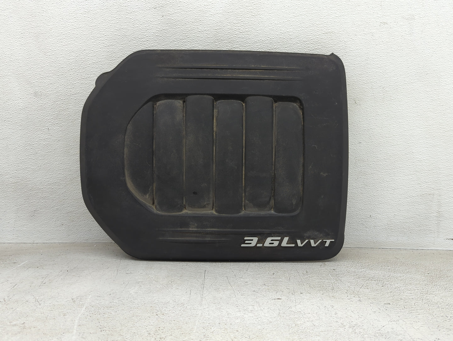 2014 Chrysler Town & Country Engine Cover - Oemusedautoparts1.com