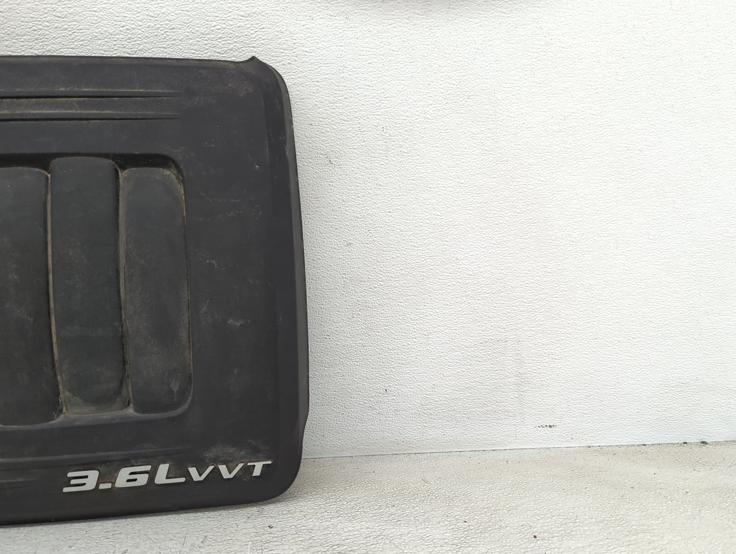 2014 Chrysler Town & Country Engine Cover - Oemusedautoparts1.com