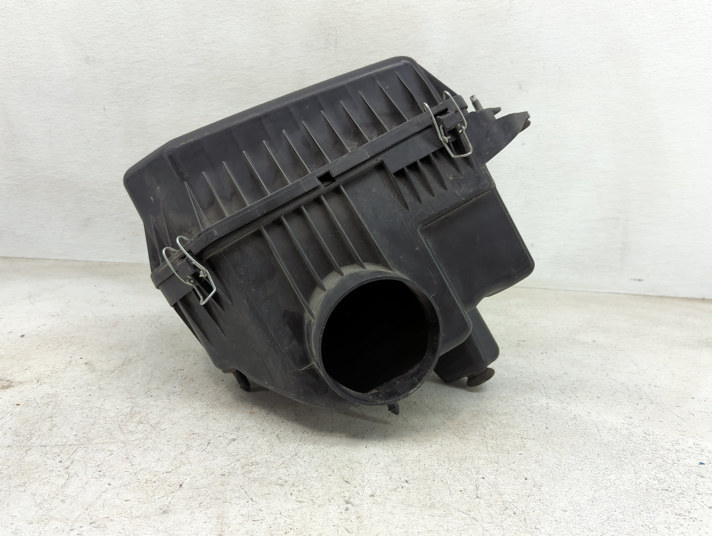 2011-2016 Chrysler Town & Country Air Cleaner Intake-duct Hose Tube - Oemusedautoparts1.com