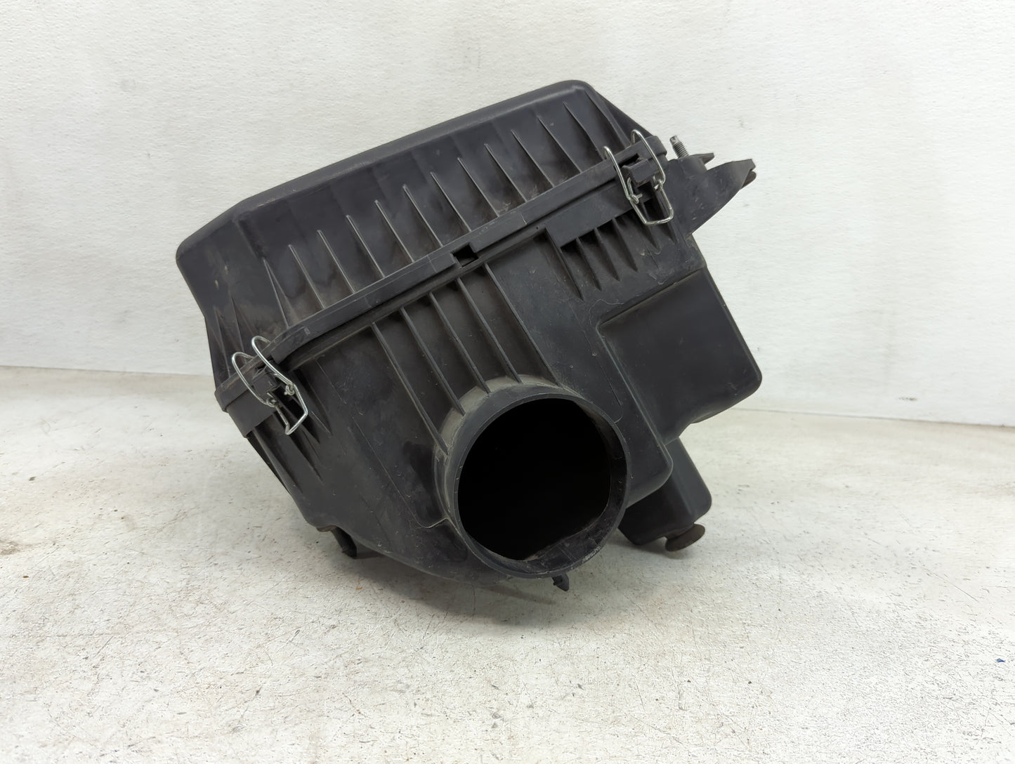 2011-2016 Chrysler Town & Country Air Cleaner Intake-duct Hose Tube - Oemusedautoparts1.com