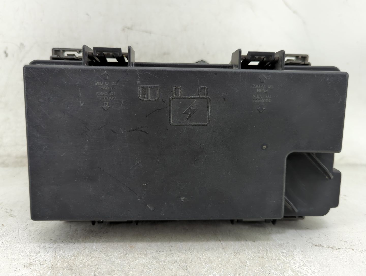 2014-2014 Chrysler Town & Country Fusebox Fuse Box Relay Module Tipm - Oemusedautoparts1.com
