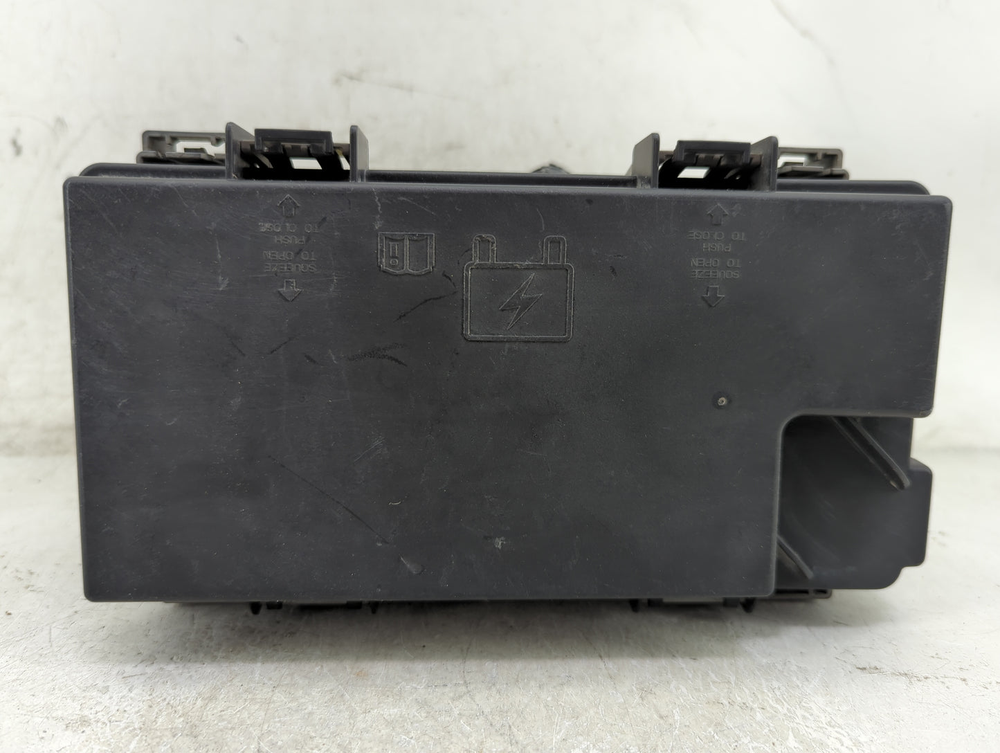 2014-2014 Chrysler Town & Country Fusebox Fuse Box Relay Module Tipm - Oemusedautoparts1.com