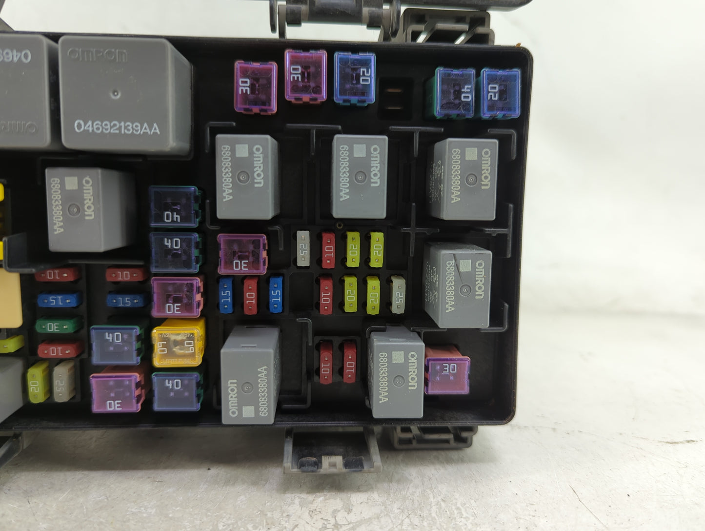 2014-2014 Chrysler Town & Country Fusebox Fuse Box Relay Module Tipm - Oemusedautoparts1.com