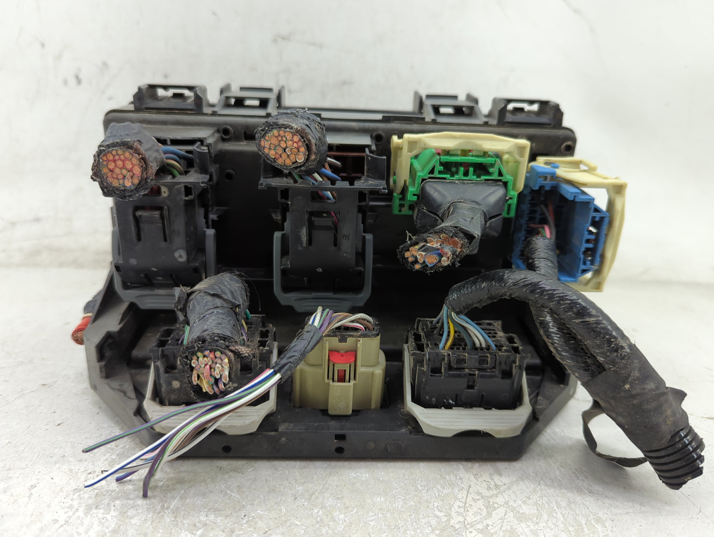 2014-2014 Chrysler Town & Country Fusebox Fuse Box Relay Module Tipm - Oemusedautoparts1.com