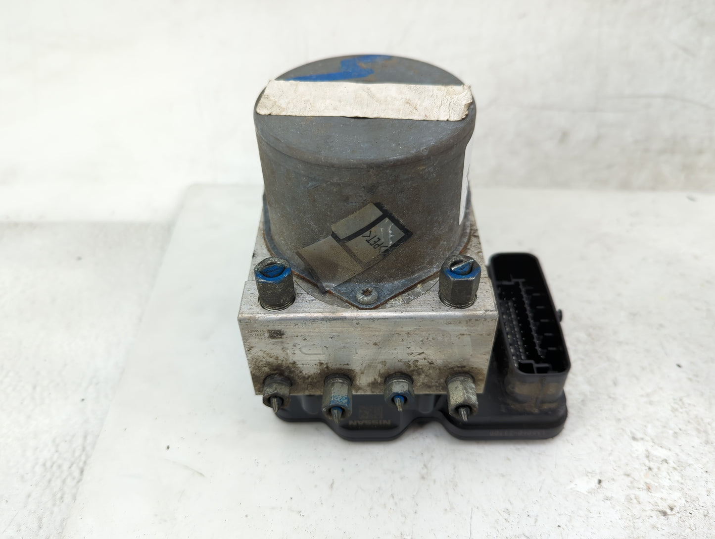 2014 Chrysler Town & Country ABS Pump Control Module Replacement Fits OEM Used Auto Parts - Oemusedautoparts1.com