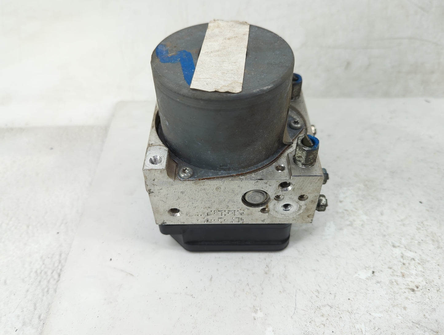 2014 Chrysler Town & Country ABS Pump Control Module Replacement Fits OEM Used Auto Parts - Oemusedautoparts1.com