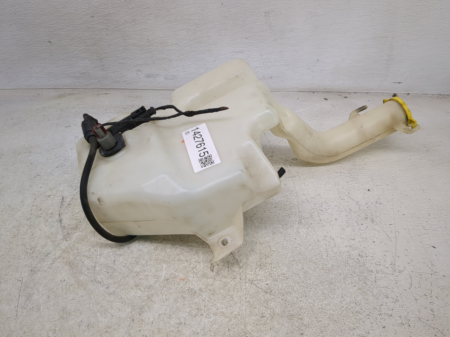 2011 Town & Country Windshield Washer Fluid Reservoir Bottle Oem - Oemusedautoparts1.com