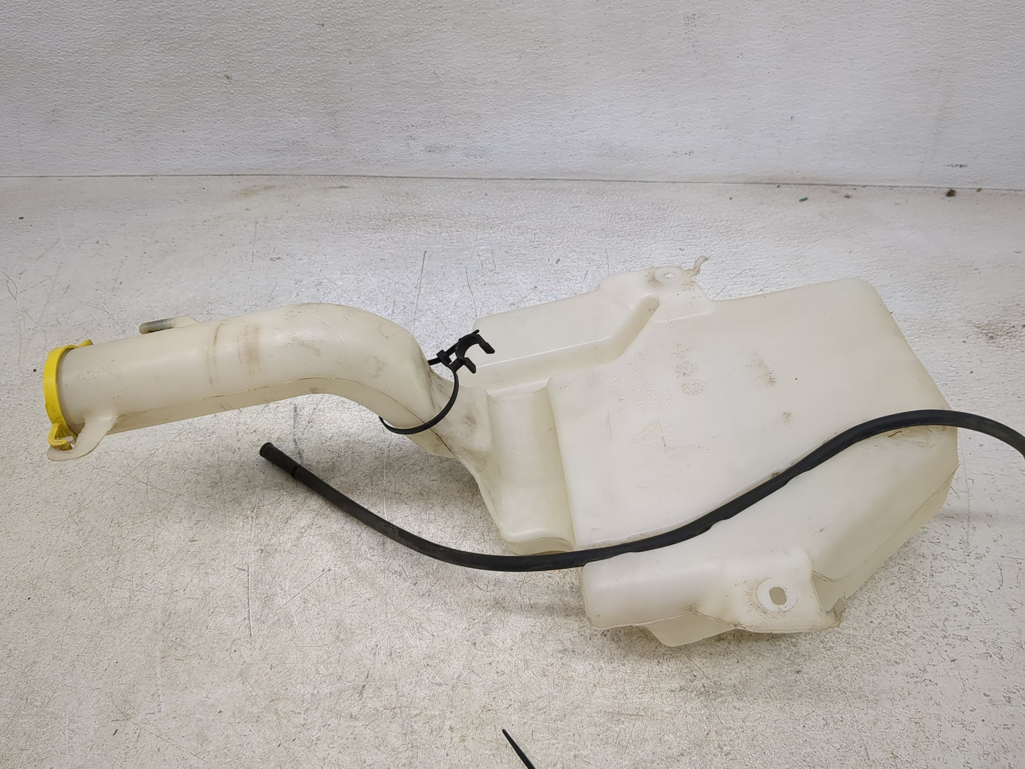 2011 Town & Country Windshield Washer Fluid Reservoir Bottle Oem - Oemusedautoparts1.com